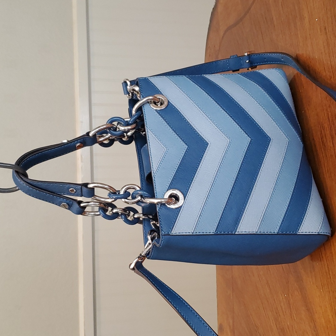 Nwot Michael Kors Chevron Small Cynthia Bag